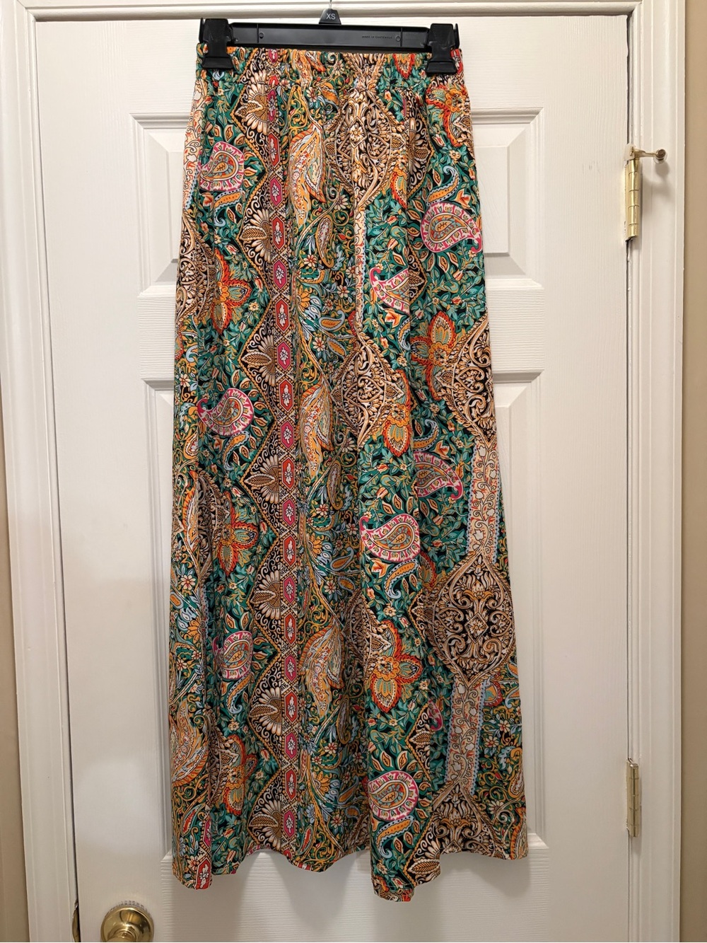 #96 - MUST GO! SHEIN Boho Paisley Print Maxi Skirt in Gold & Green - size Small